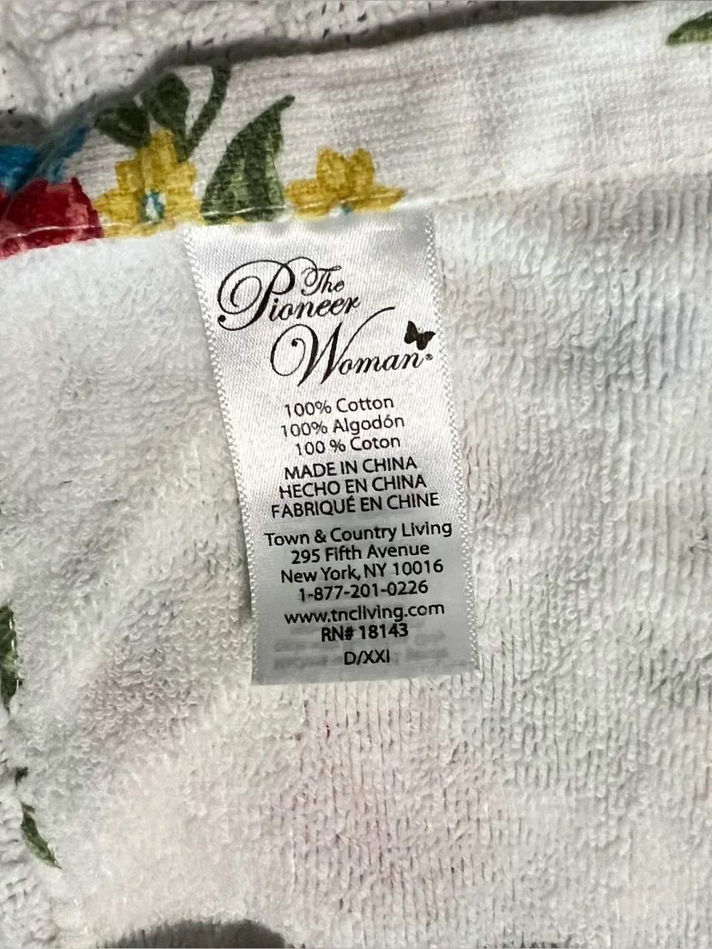 The Pioneer Woman Sweet Rose Potholder & Kitchen Towel Bundle Collectible